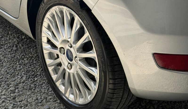 
								FORD FIESTA TITANIUM AT 1.6 full									