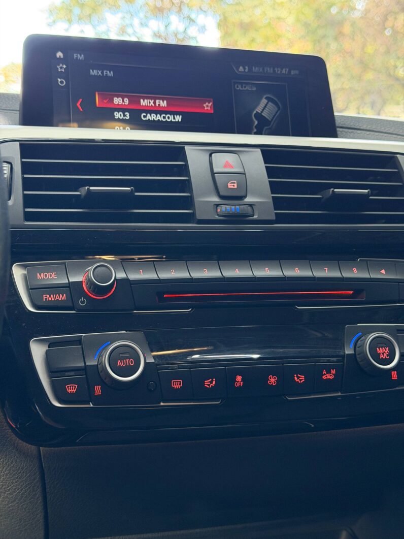 
								BMW 318i LCI EXCLUSIVE 1.5L TRIPTONIC full									