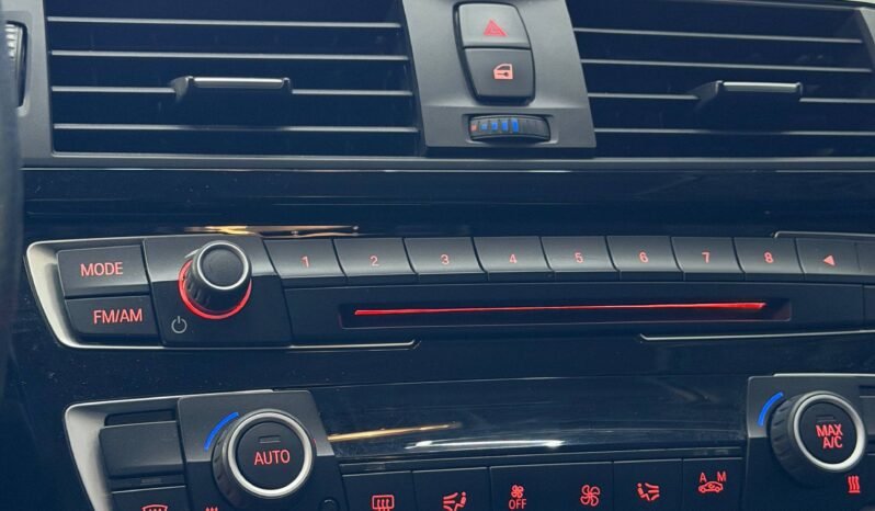 
								BMW 318i LCI EXCLUSIVE 1.5L TRIPTONIC full									