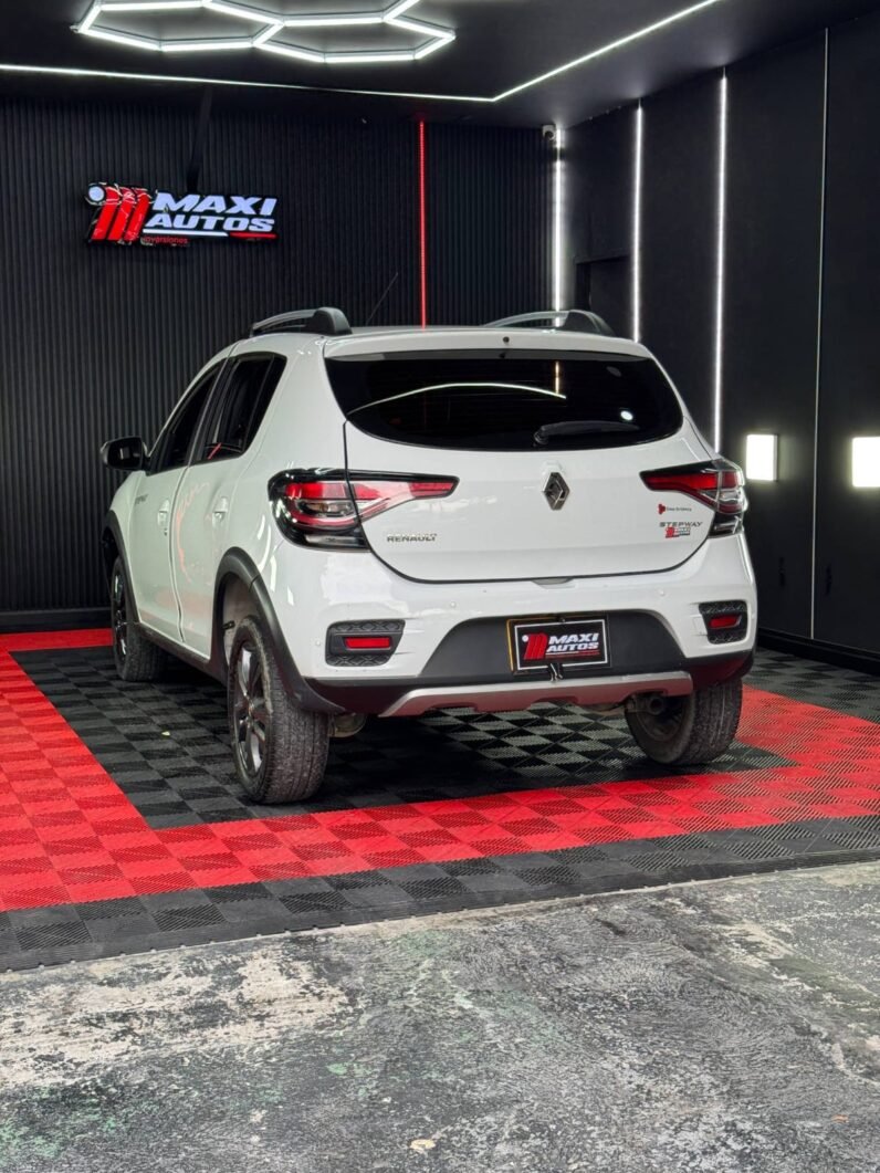 
								RENAULT STEPWAY INTENS AT full									