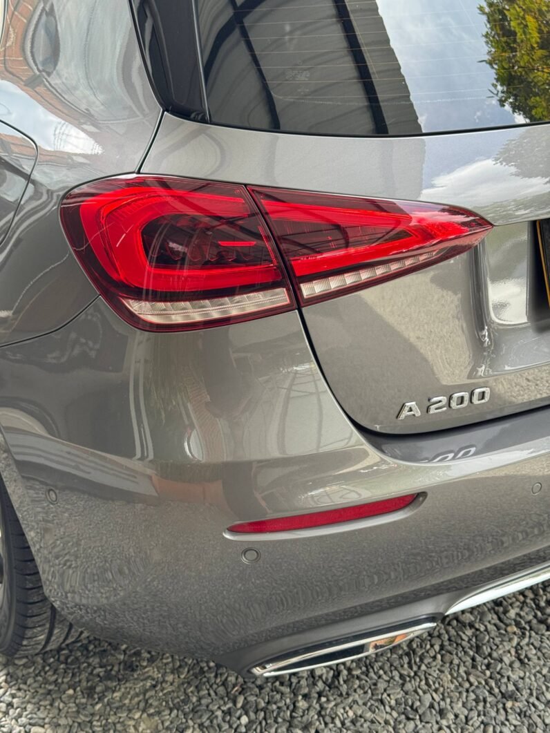 
								MERCEDES-BENZ A200 AT 1.3CC TURBO full									