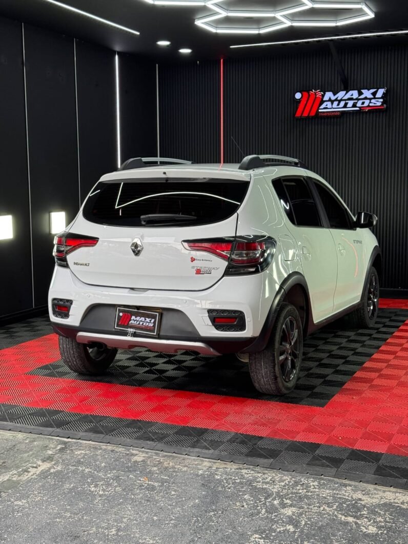 
								RENAULT STEPWAY INTENS AT full									