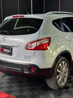 
										NISSAN QASHQAI AT 2.0 full									