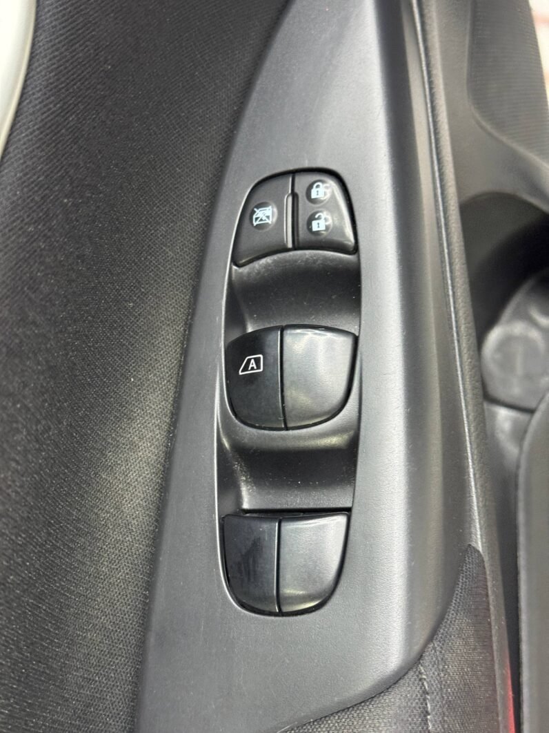 
								NISSAN SENTRA B17 ADVANCE  MT 1.8 full									