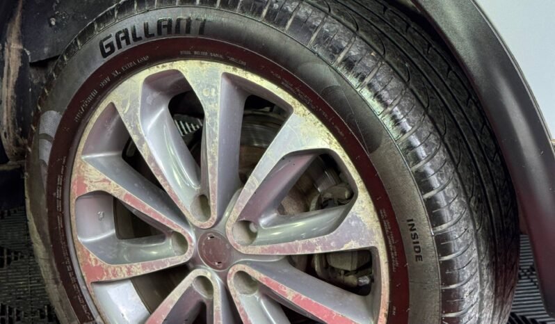 
								NISSAN QASHQAI AT 2.0 full									