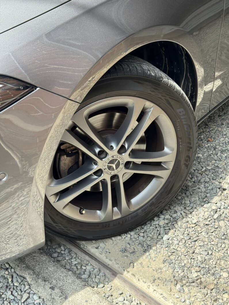 
								MERCEDES-BENZ A200 AT 1.3CC TURBO full									