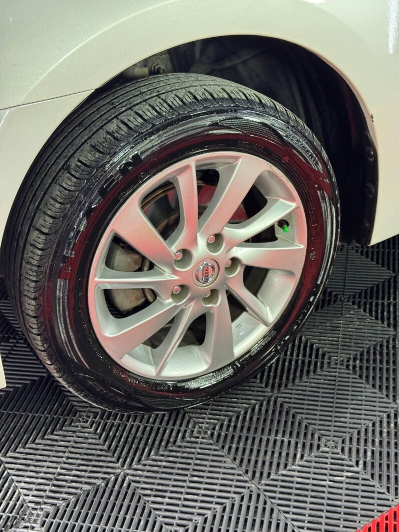 
								NISSAN SENTRA B17 ADVANCE  MT 1.8 full									