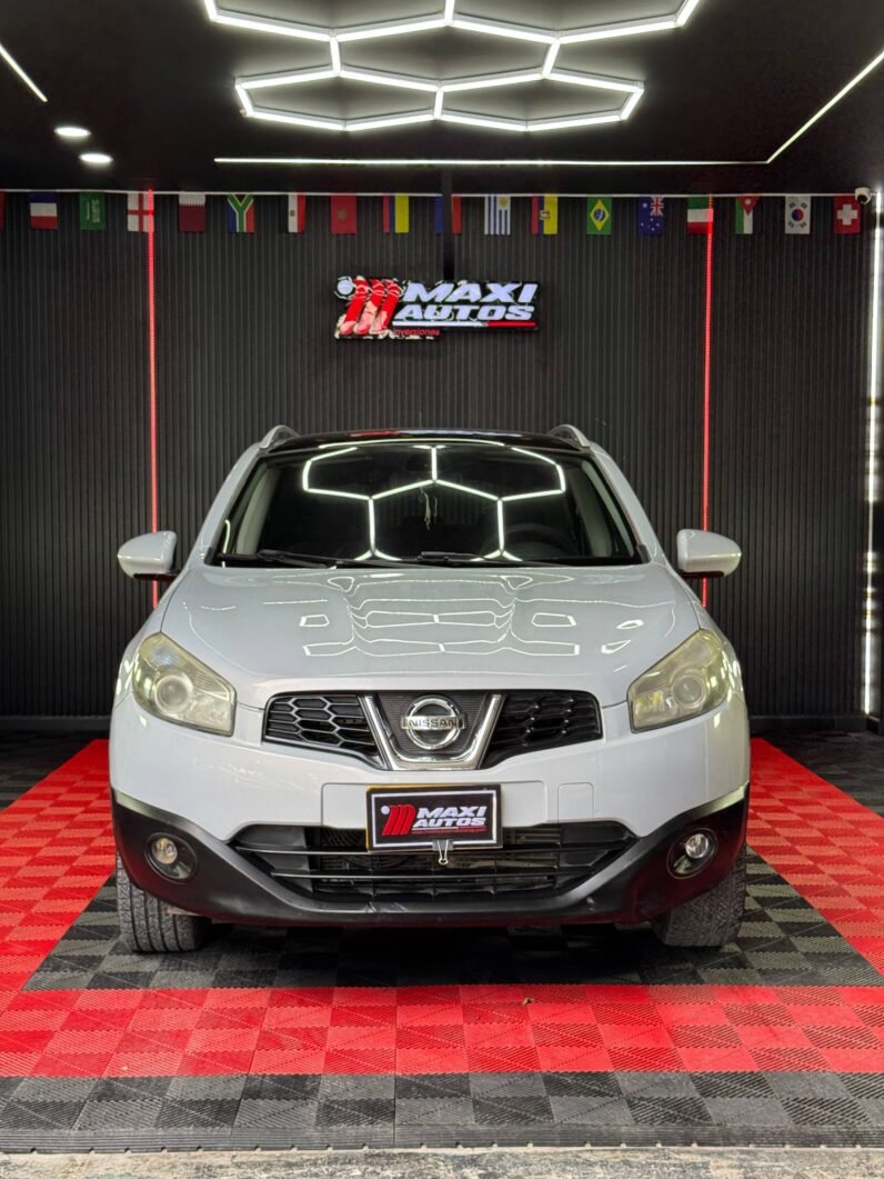 
								NISSAN QASHQAI AT 2.0 full									