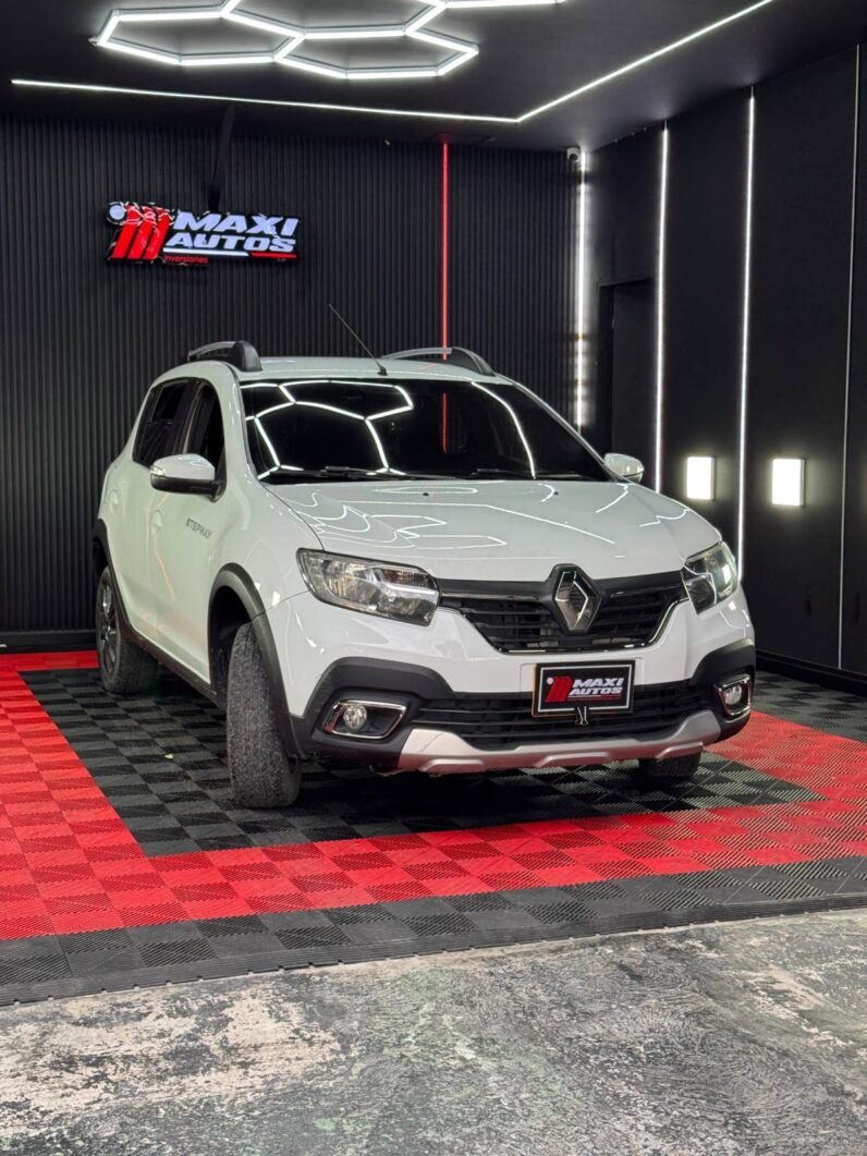 
								RENAULT STEPWAY INTENS AT full									