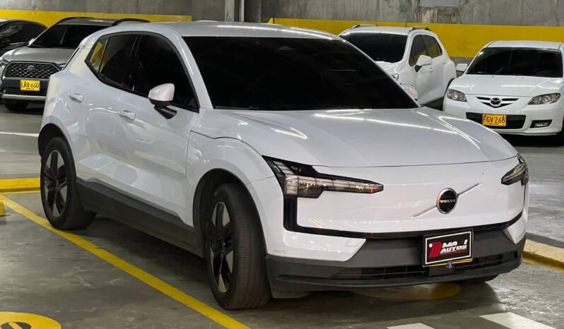
								VOLVO EX30 CORE AT ELECTRICO full									