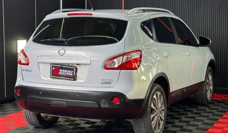 
								NISSAN QASHQAI AT 2.0 full									