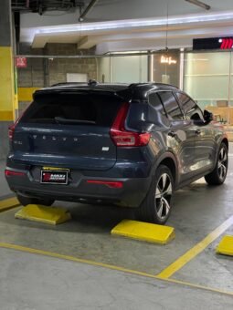 VOLVO XC40 PURE RECHARGE ELECTRICA AT