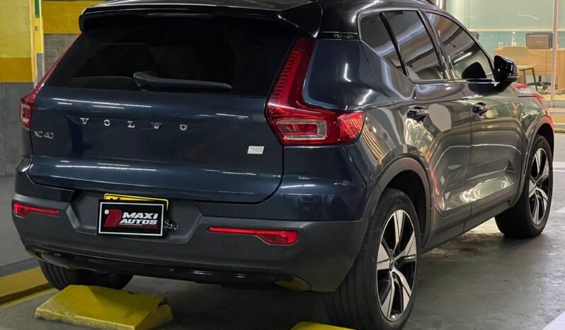 
								VOLVO XC40 PURE RECHARGE ELECTRICA AT full									