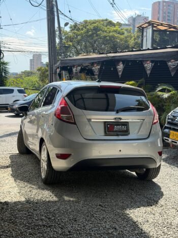 FORD FIESTA TITANIUM AT 1.6
