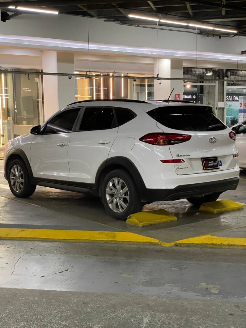 
								HYUNDAI NEW TUCSON PREMIUM AT 2.0 4×2 full									