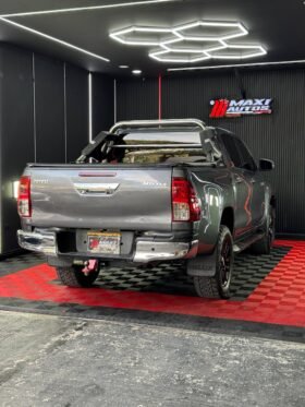 TOYOTA HILUX 2.8 DIESEL AT 4X4