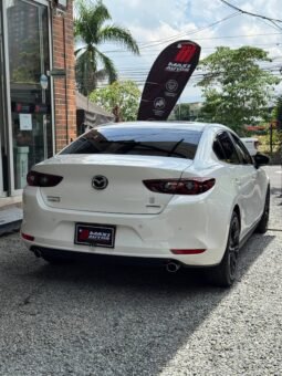MAZDA 3 TOURING AT 2.0 HIBRIDO SD