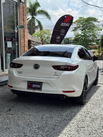 MAZDA 3 TOURING AT 2.0 HIBRIDO SD