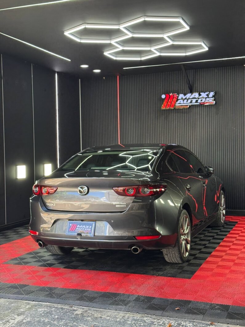 
								MAZDA 3 GRAND TOURING 2.0 AT full									