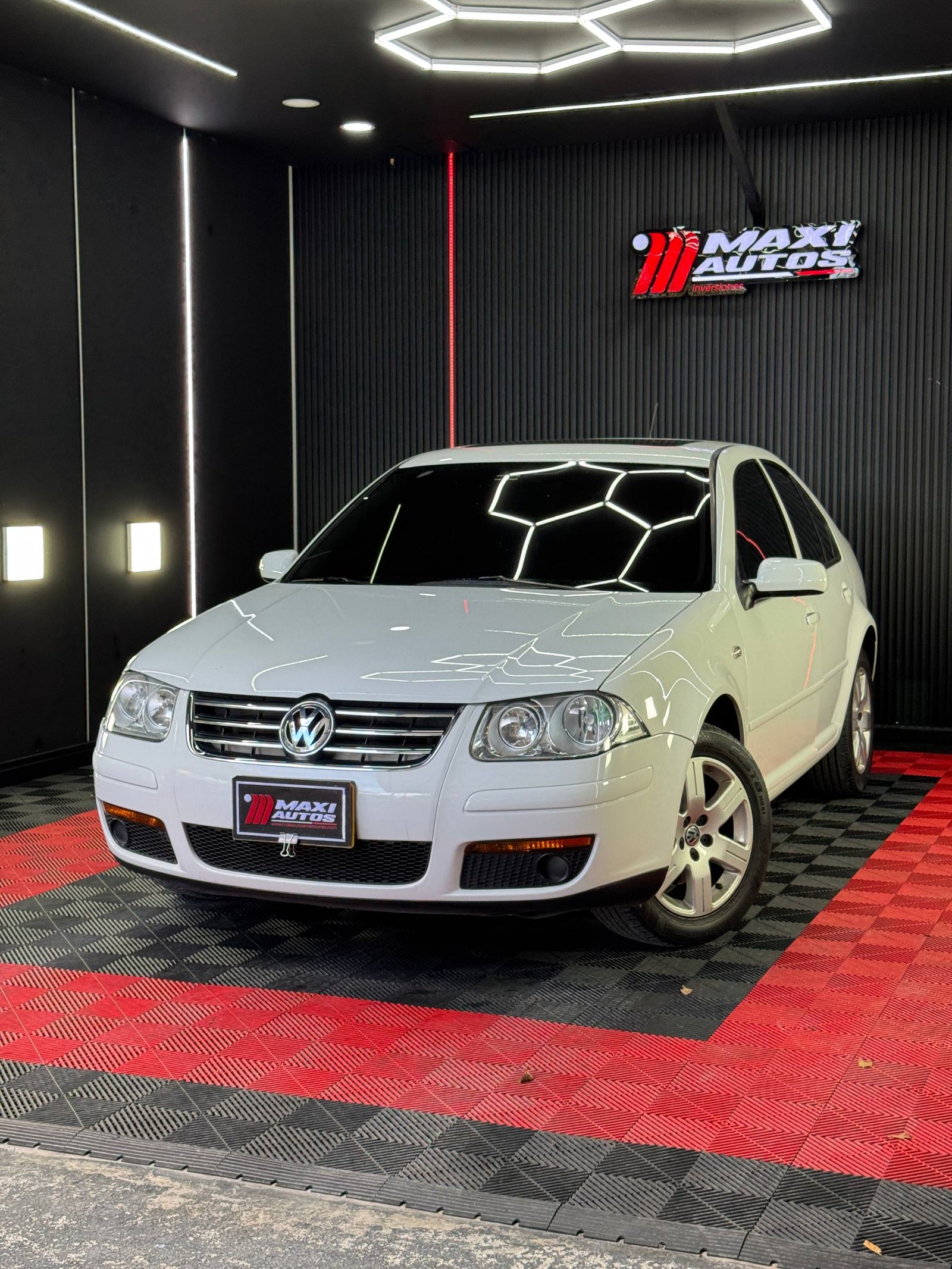 VOLKSWAGEN JETTA TRENDLINE AT 2.0L