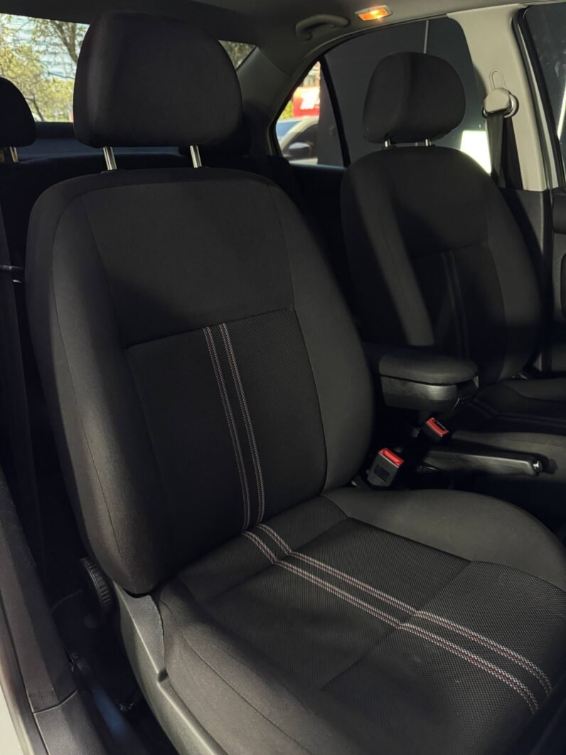 
								VOLKSWAGEN JETTA TRENDLINE AT 2.0L full									