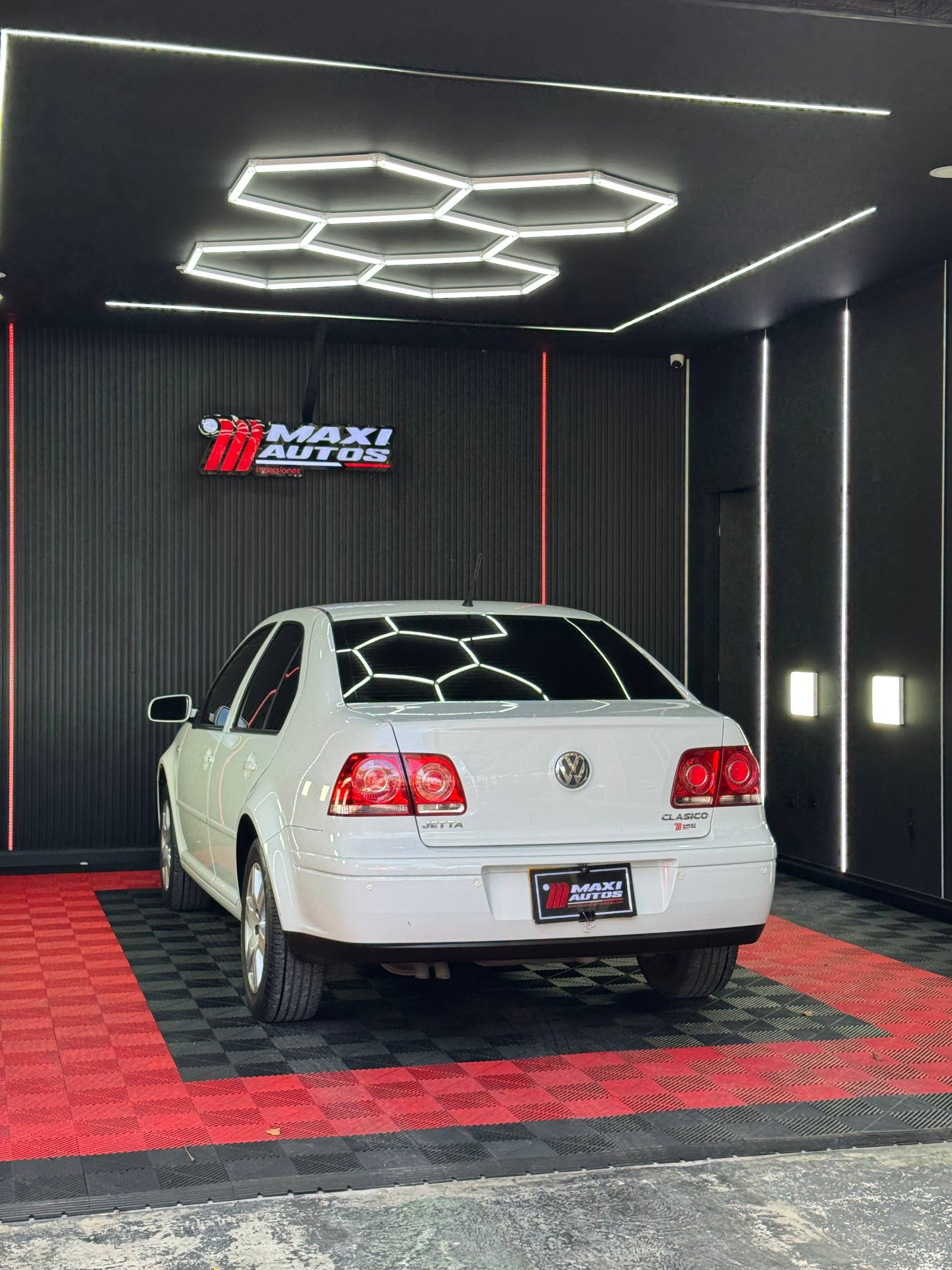 VOLKSWAGEN JETTA TRENDLINE AT 2.0L