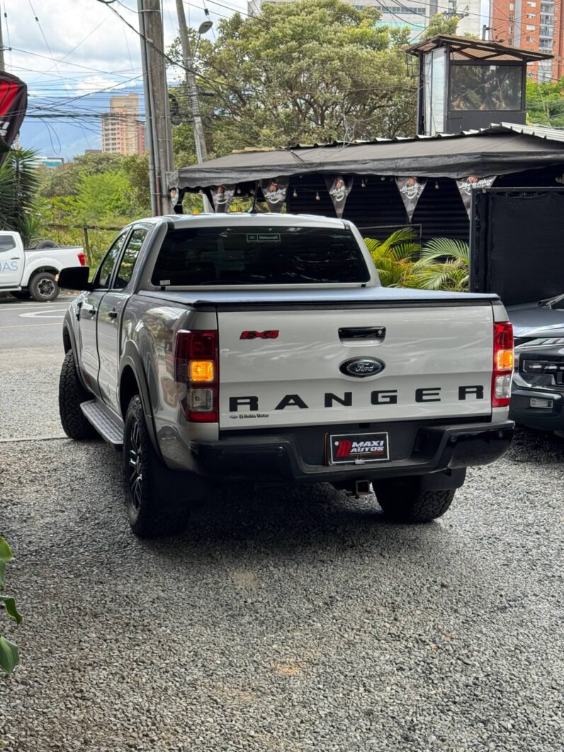 
								FORD RANGER XLT 3.2 DIESEL MT 4X4 full									
