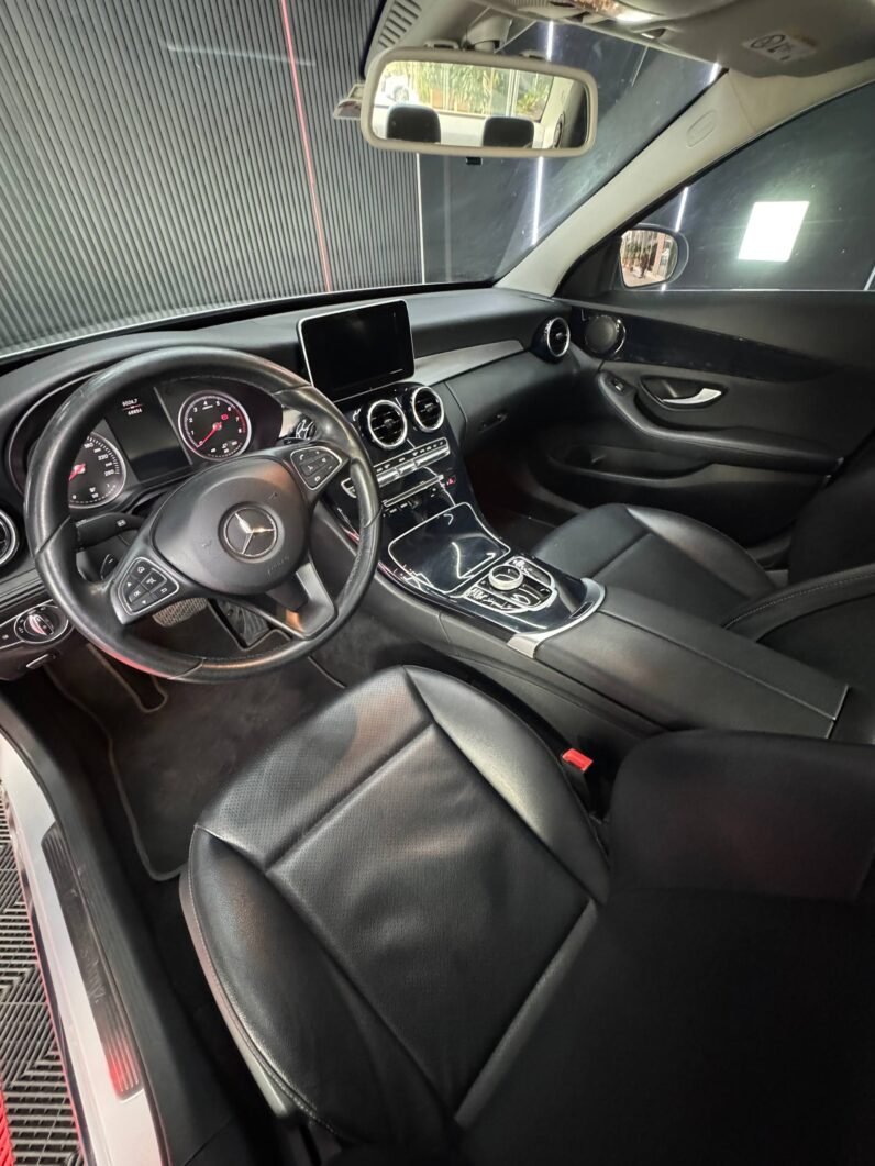 
								MERCEDES-BENZ  C 180 1.6L AT SEDAN full									