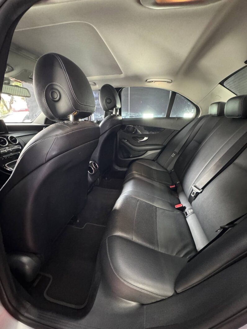 
								MERCEDES-BENZ  C 180 1.6L AT SEDAN full									