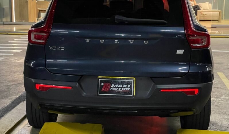 
								VOLVO XC40 PURE RECHARGE ELECTRICA AT full									