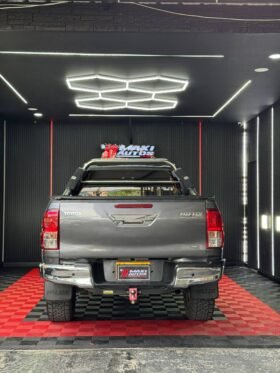 TOYOTA HILUX 2.8 DIESEL AT 4X4