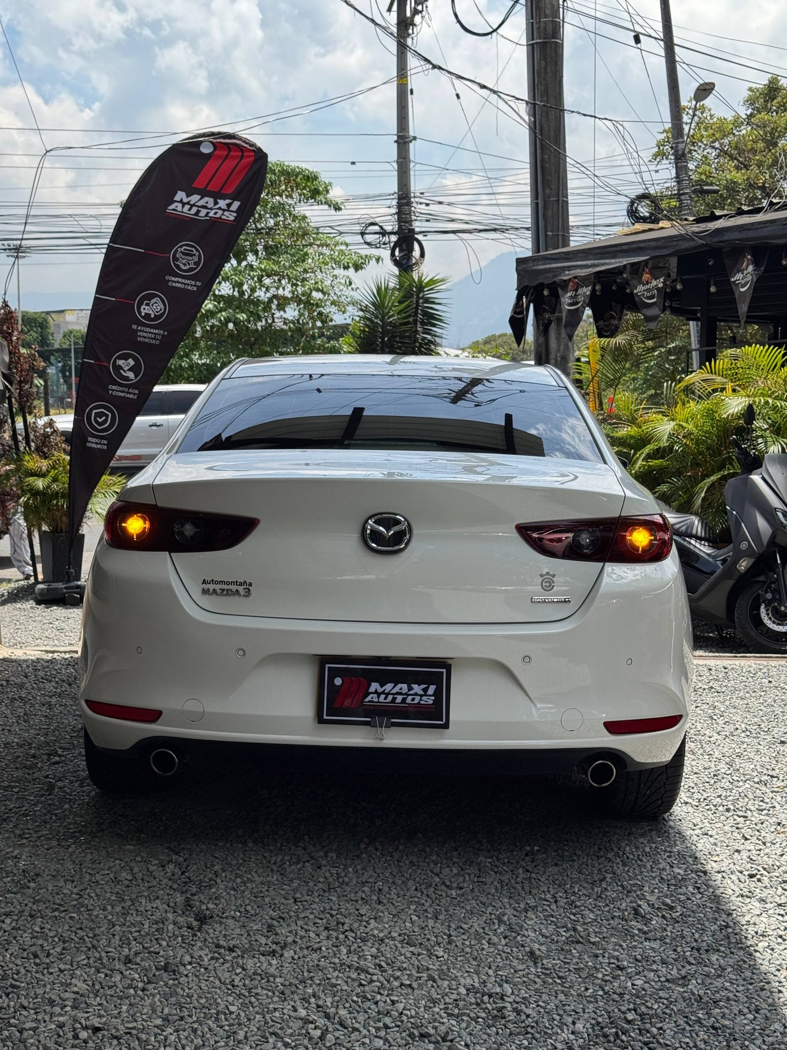 MAZDA 3 TOURING AT 2.0 HIBRIDO SD