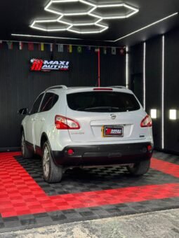 
										NISSAN QASHQAI AT 2.0 full									