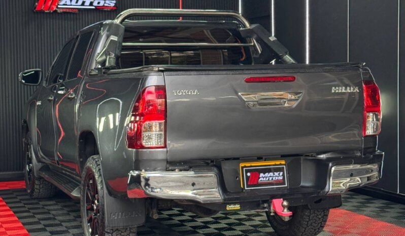 
								TOYOTA HILUX 2.8 DIESEL AT 4X4 full									