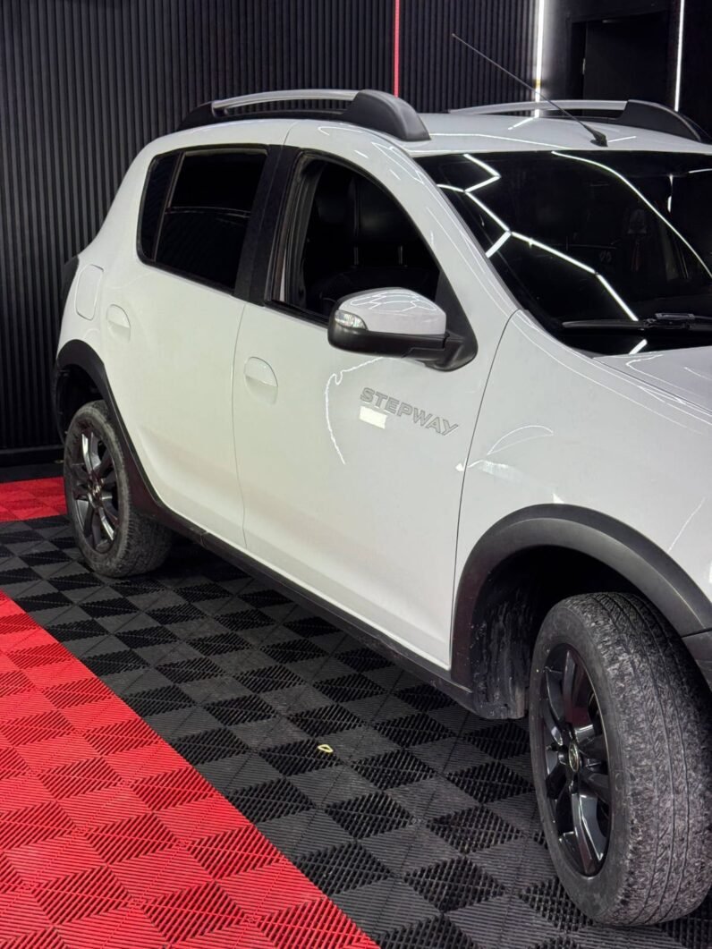 
								RENAULT STEPWAY INTENS AT full									