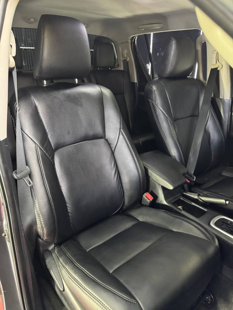 
								TOYOTA HILUX 2.8 DIESEL AT 4X4 full									