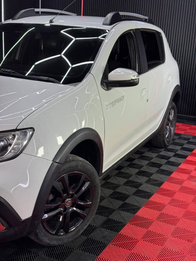 
								RENAULT STEPWAY INTENS AT full									