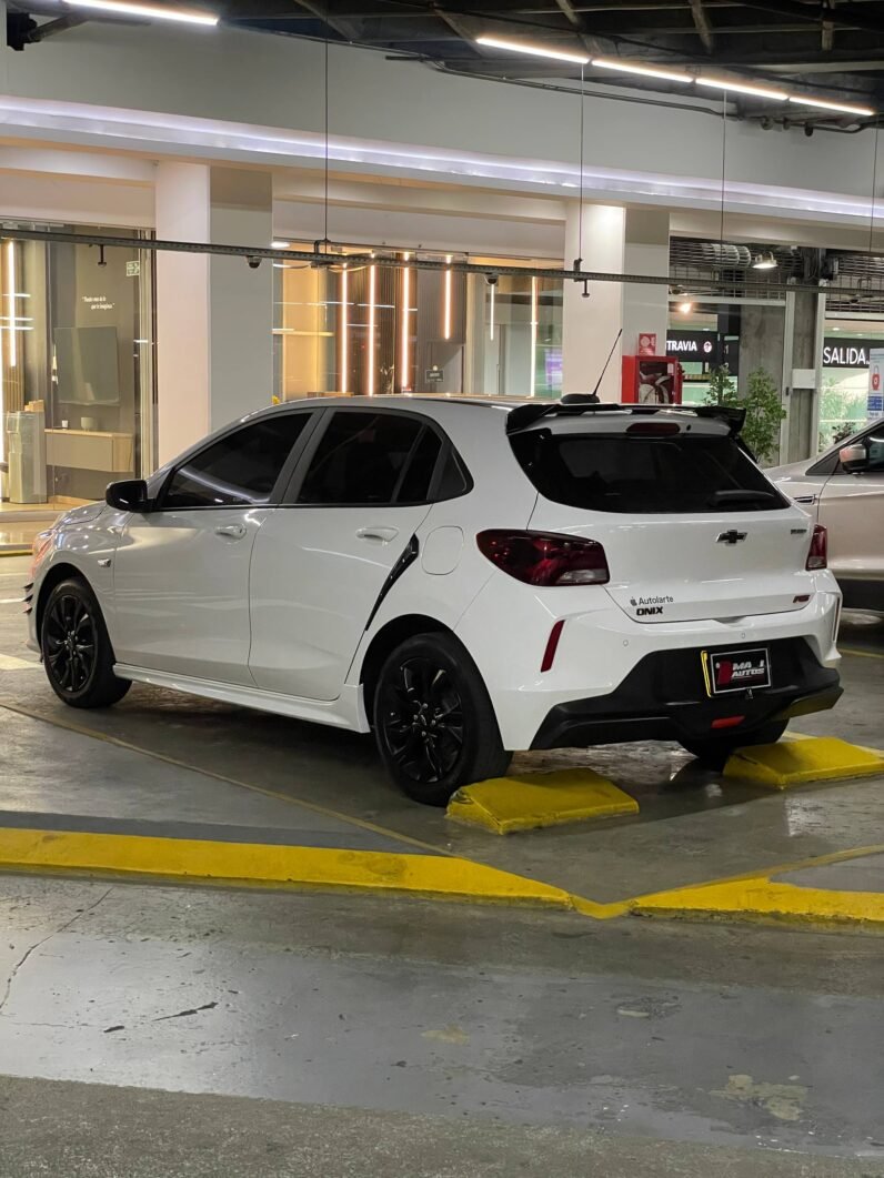 
								CHEVROLET ONIX RS MT HB full									