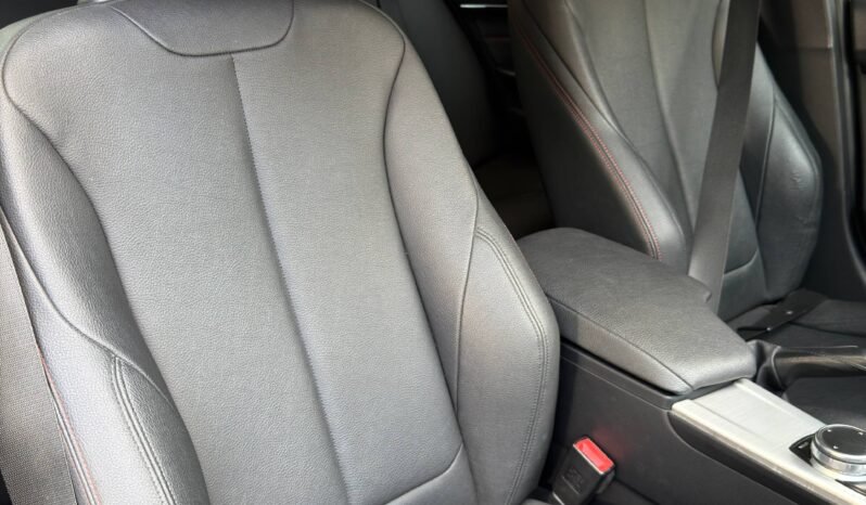 
								BMW 318i LCI EXCLUSIVE 1.5L TRIPTONIC full									