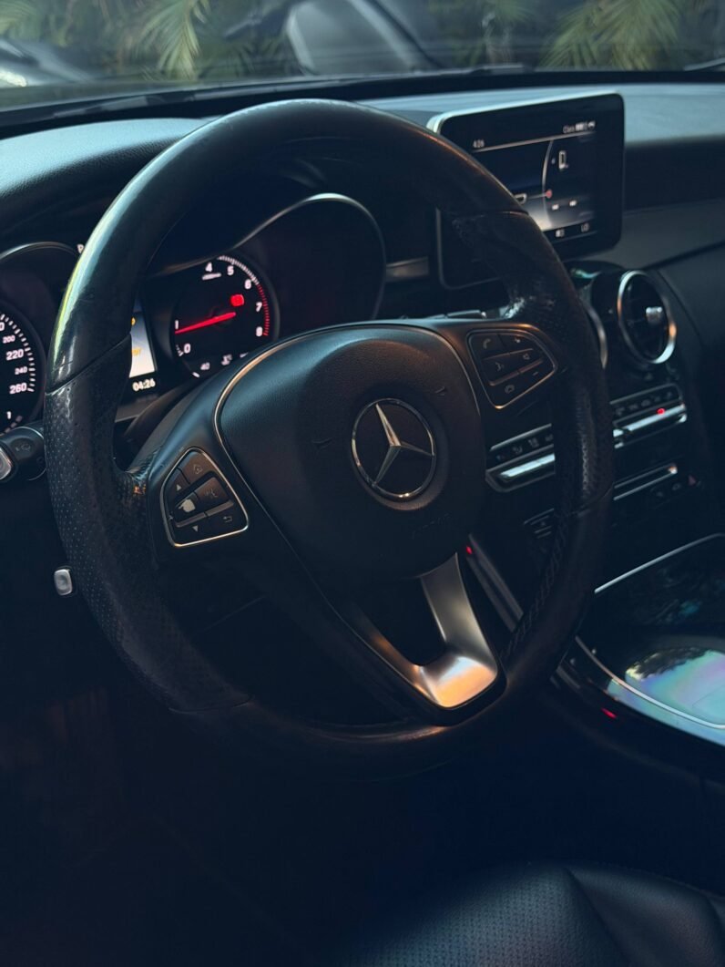 
								MERCEDES-BENZ  C 180 1.6L AT SEDAN full									