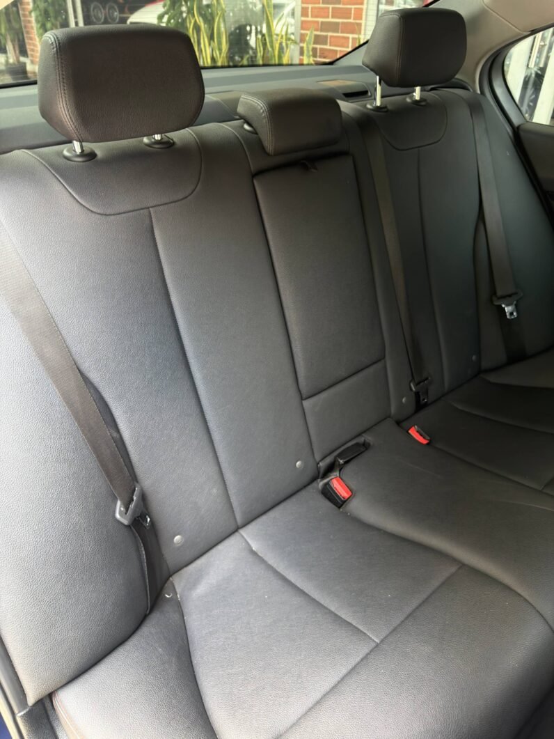 
								BMW 318i LCI EXCLUSIVE 1.5L TRIPTONIC full									