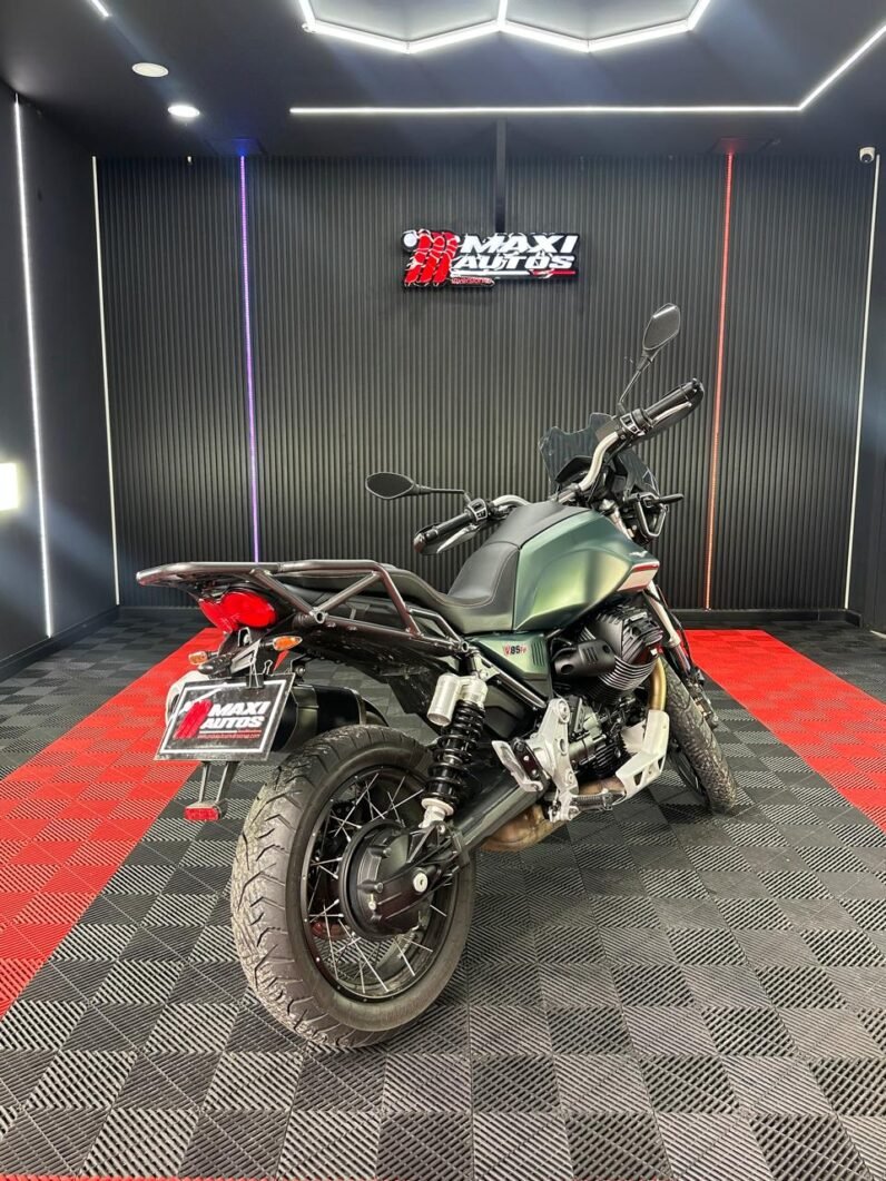 
								MOTO GUZZI V85 TT E5 full									
