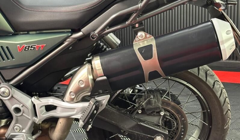 
								MOTO GUZZI V85 TT E5 full									