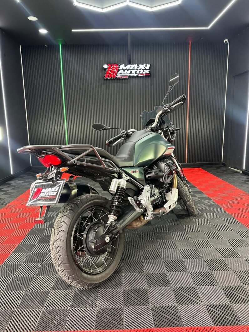 
								MOTO GUZZI V85 TT E5 full									