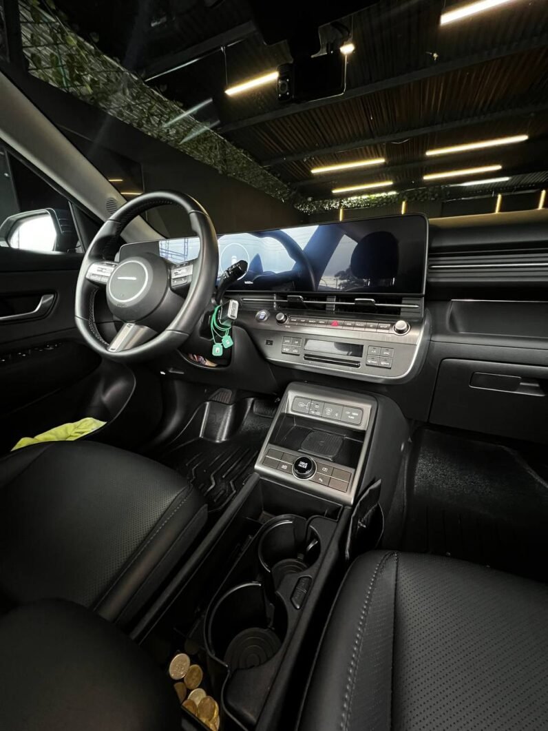 
								HYUNDAI KONA LIMITED HIBRIDA 1.6 AT 4X2 full									