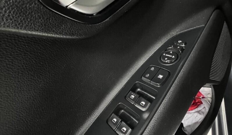 
								KIA RIO VIBRANT AT 1.4 SD full									