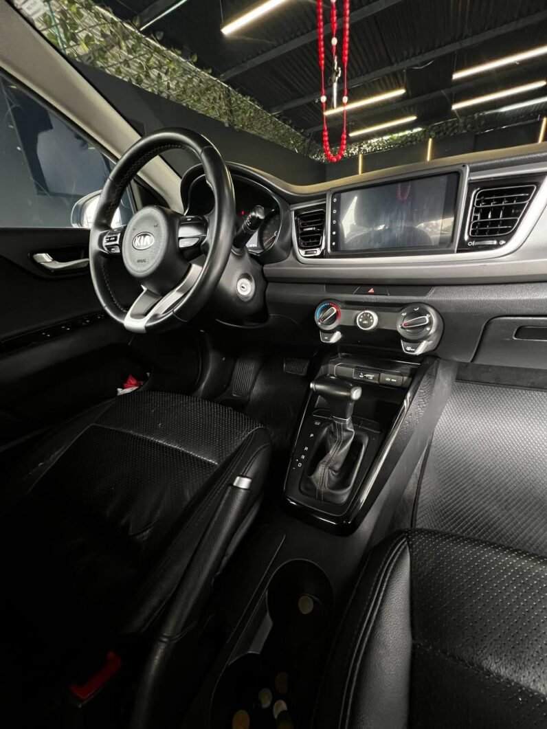 
								KIA RIO VIBRANT AT 1.4 SD full									