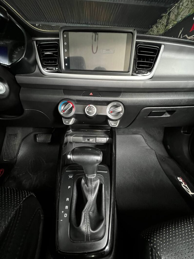 
								KIA RIO VIBRANT AT 1.4 SD full									