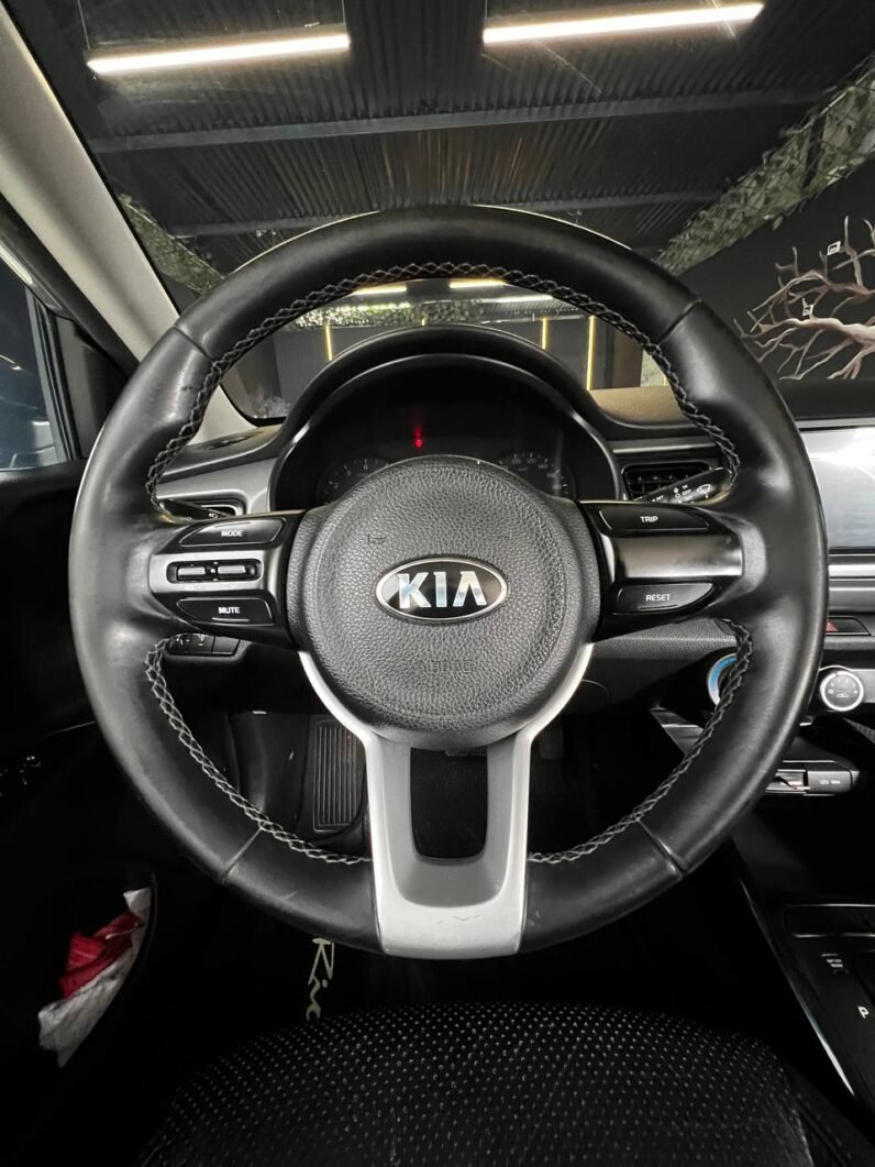 
								KIA RIO VIBRANT AT 1.4 SD full									