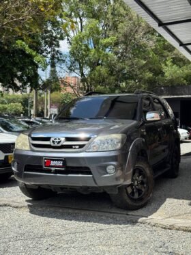 TOYOTA FORTUNER SR.5 4.0 GAS/GASOLINA